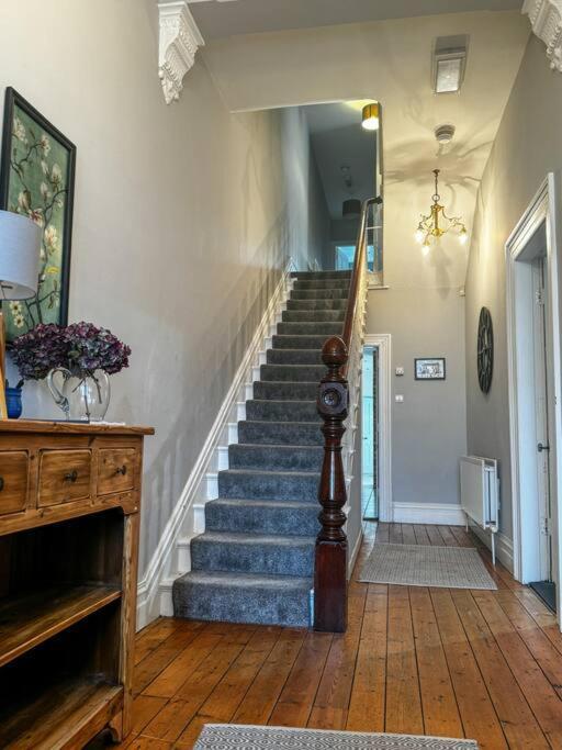 The Victorian Townhouse Portrush Villa Bagian luar foto