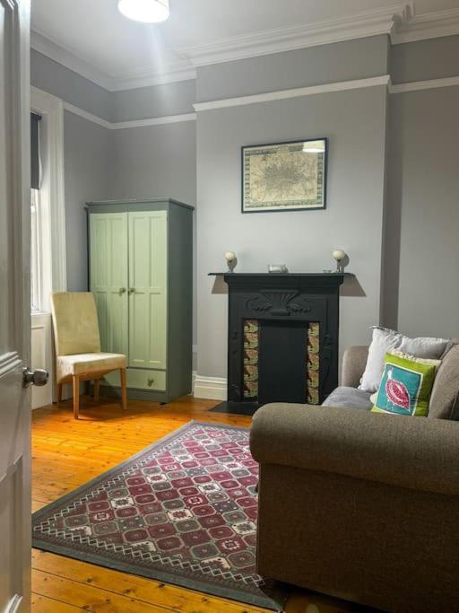 The Victorian Townhouse Portrush Villa Bagian luar foto