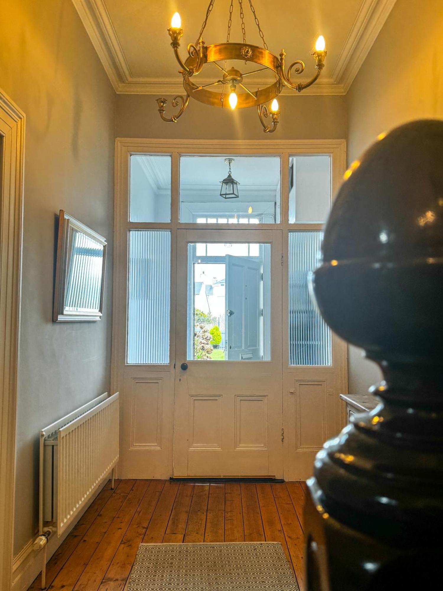 The Victorian Townhouse Portrush Villa Bagian luar foto